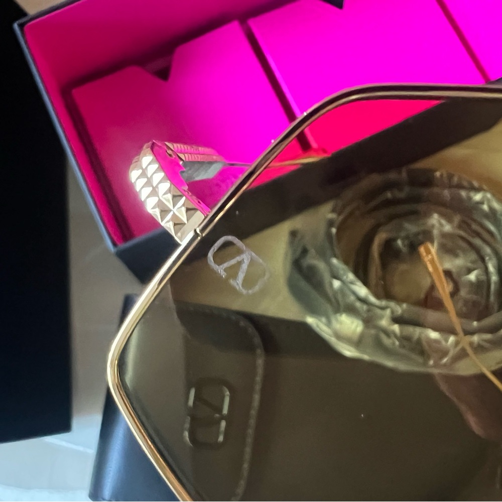 NEW $810 Valentino V hexagon sunglasses Gold Tone Sunglasses. - Picture 5 of 9